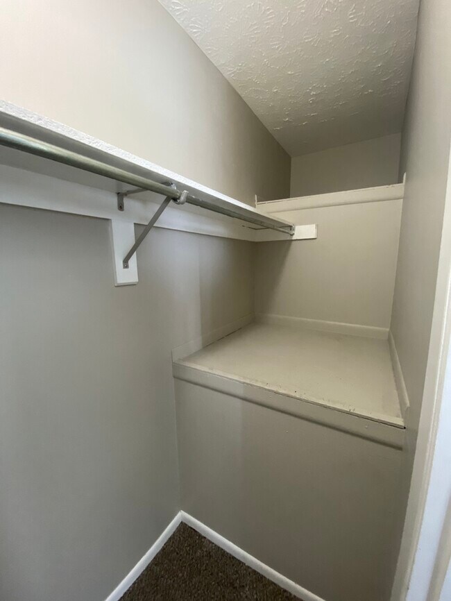 Building Photo - 2 bedroom townhome in Dublin Schools