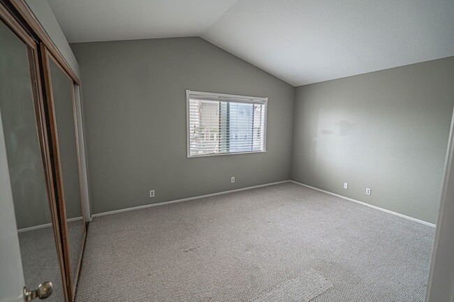 Building Photo - Spacious 3-Bedroom Home with Large Backyard on a Cul-de-Sac in Saugus!