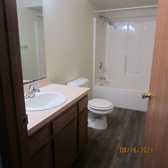 Building Photo - 908 Allen Dr