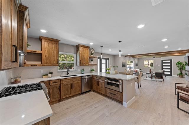 Building Photo - 1503 E Lakeview Dr