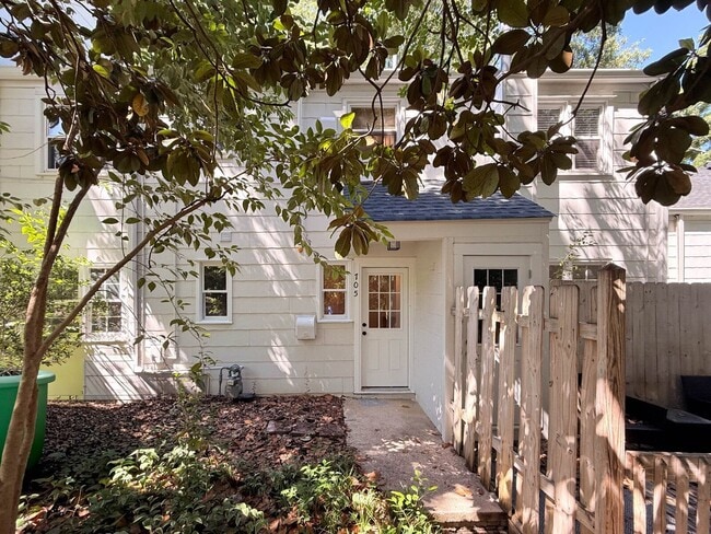 Building Photo - 707 Wade Ave