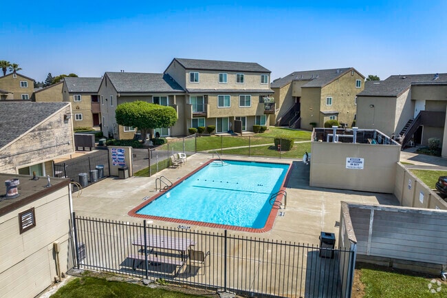 Primary Photo - Orchard Crossing Apartments