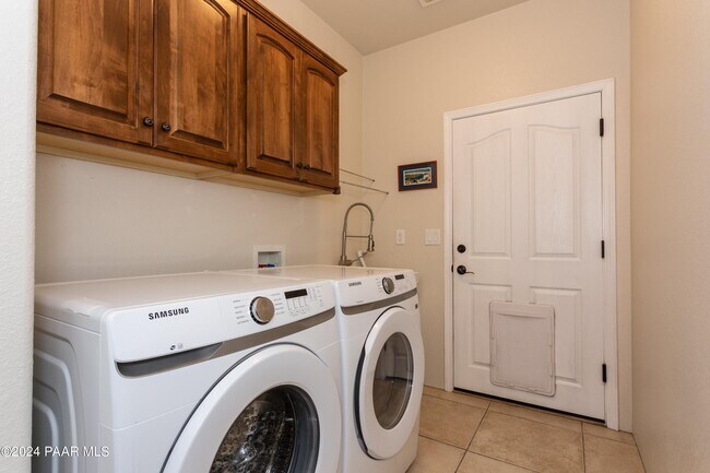 Building Photo - 7236 Pinnacle Pass Dr