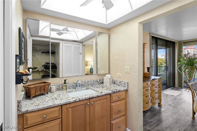 Building Photo - 10420 Gulf Shore Dr