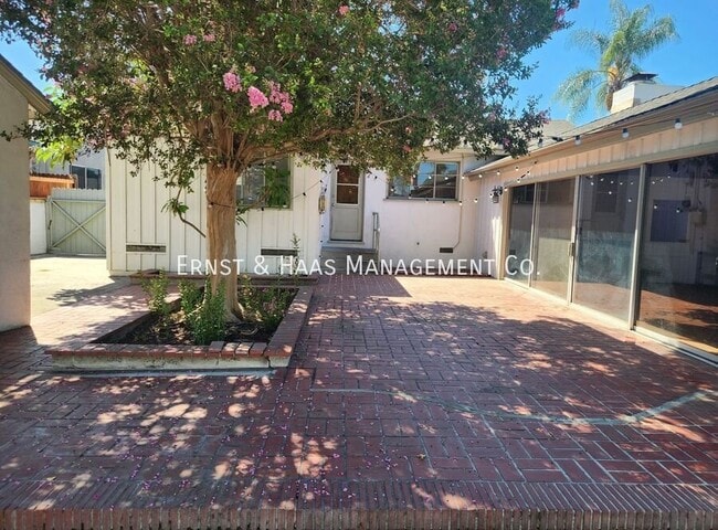 Building Photo - 1079 E Terrace Dr