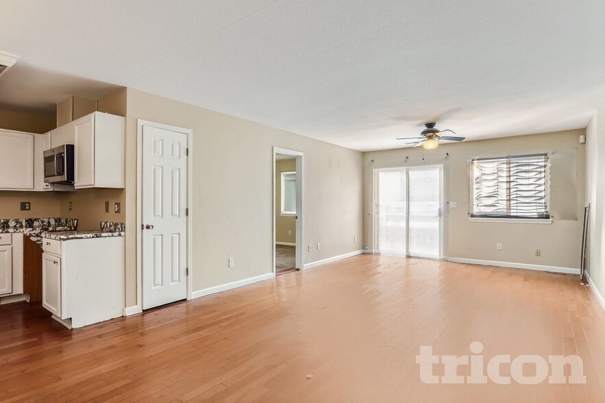 Building Photo - 240 S Irving St