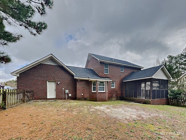 Building Photo - 146 Pinewinds Dr
