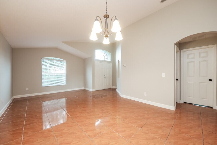 Building Photo - 2774 Eagle Canyon Dr S