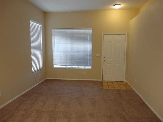 Building Photo - 222 Mariposa Way