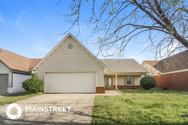 Building Photo - 2976 Churchwell Dr