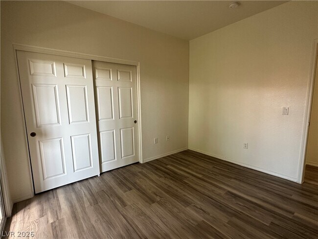 Building Photo - 1050 E Cactus Ave