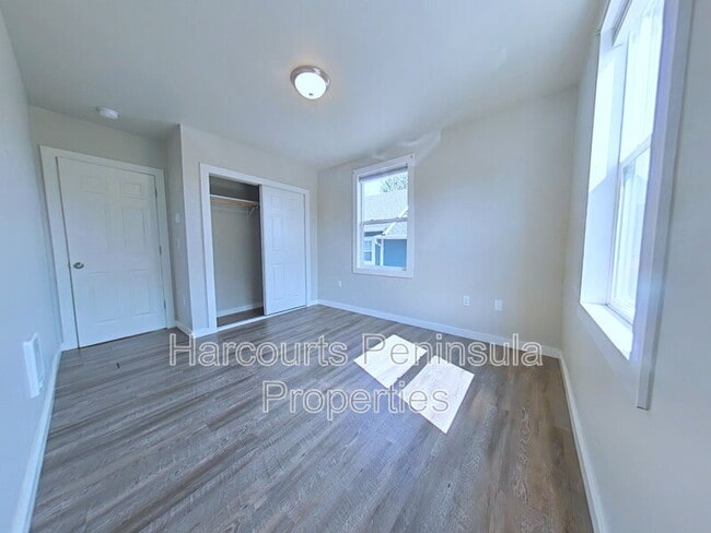 Building Photo - 1223 11th St