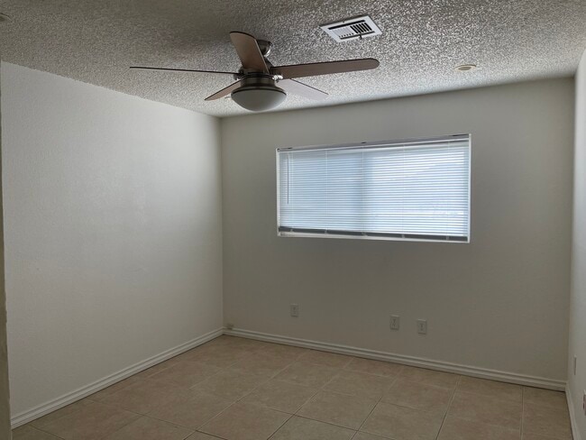 Building Photo - 9119 Inverness Rd