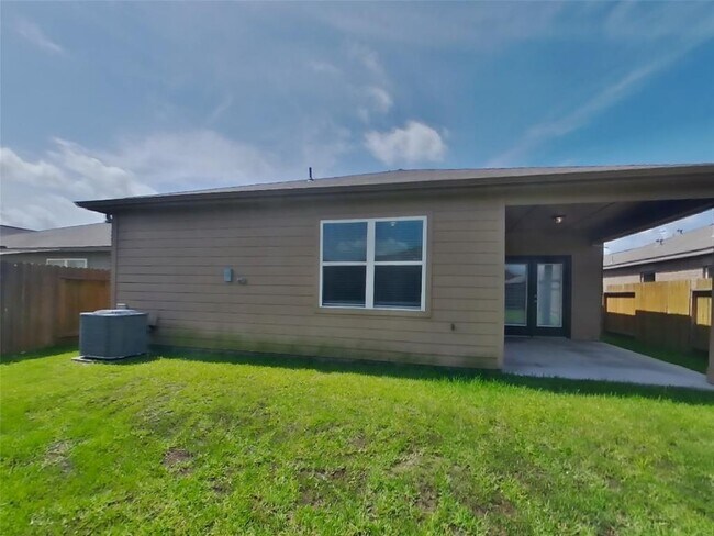 Building Photo - 10823 Spring Brook Pass Dr