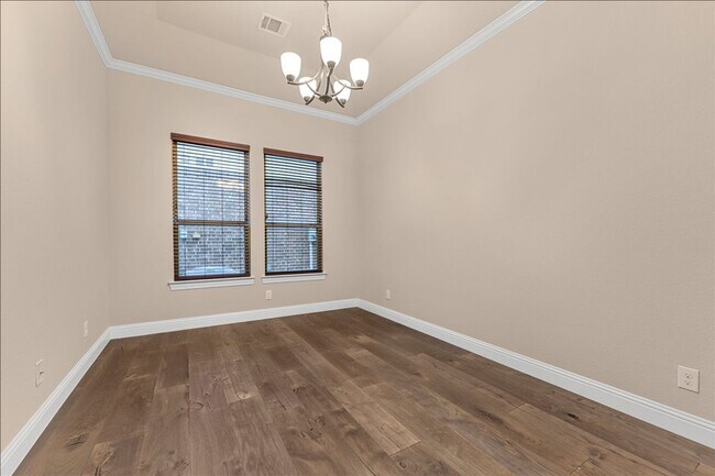 Building Photo - Ready for Immediate Move-In!  4 Bed 3 Bath Renovated 2605 SQFT House in Reserves at Westridge
