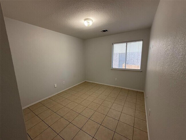 Building Photo - 15220 Drusilla's Dr