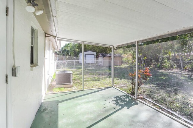 Building Photo - 2922 Java Plum Ave