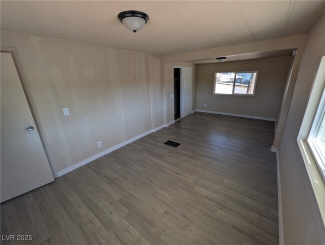 Building Photo - 1480 W Irons St