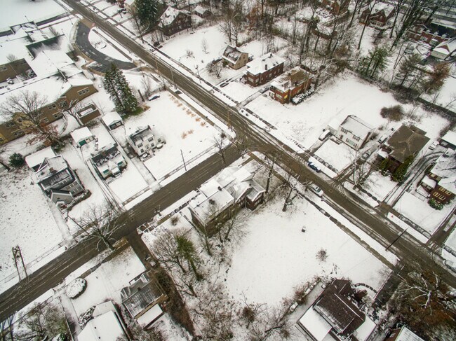 Building Photo - 2229 Cordova Ave