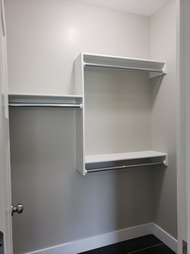 Building Photo - 4955-4953 Morris