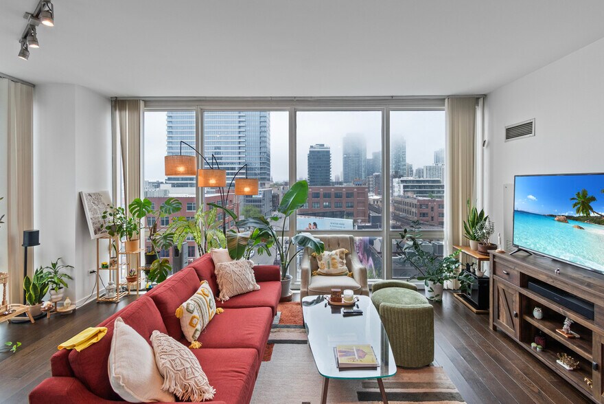 Building Photo - 757 N Orleans St