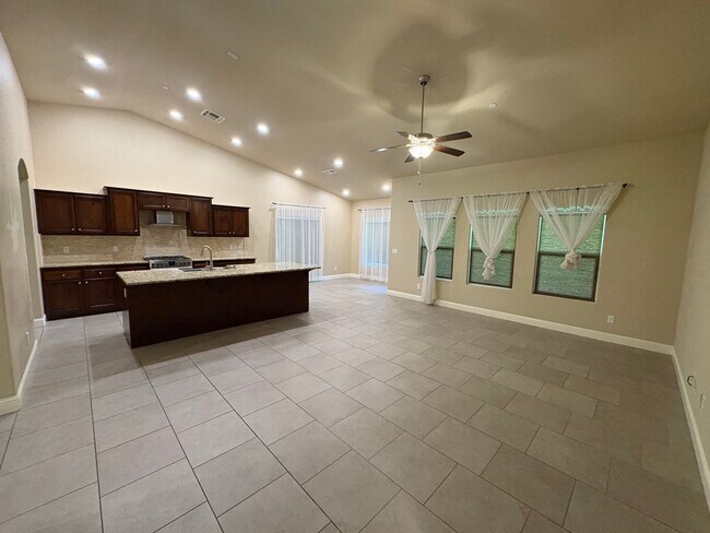 Building Photo - Lennar built home, coming soon!
