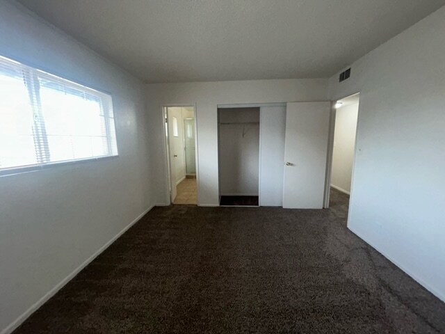 Building Photo - 4517 Sunrise Ave