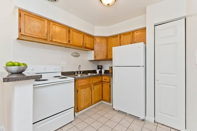 Building Photo - Catalpa Vista Apartments