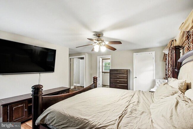 Building Photo - 1405 Peachwood Ln