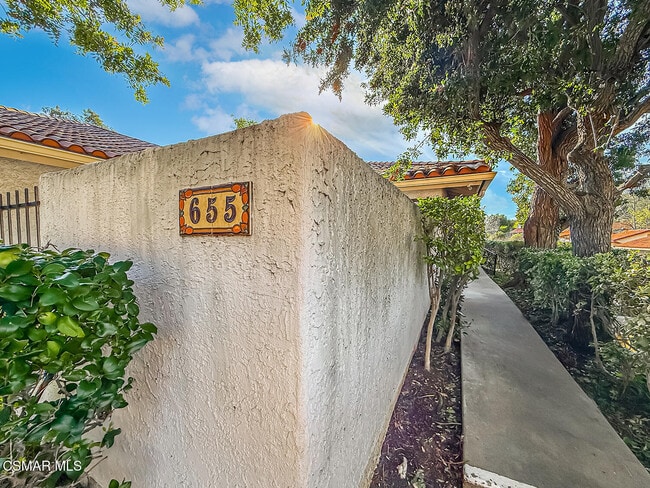 Building Photo - 655 Arroyo Oaks Dr