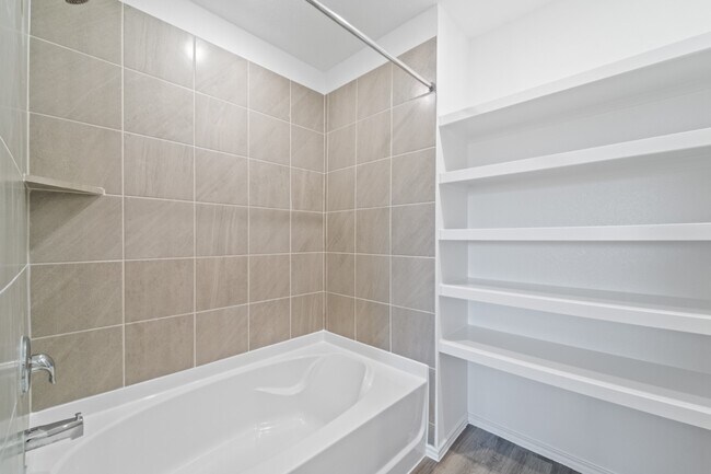 Building Photo - 1011 Vilana Rdg Ln