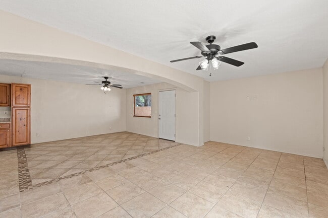 Building Photo - 1178 Calle Madera