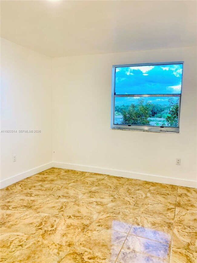 Building Photo - 665 NE 83rd Terrace