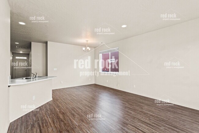Building Photo - 304 S Marigold Ln