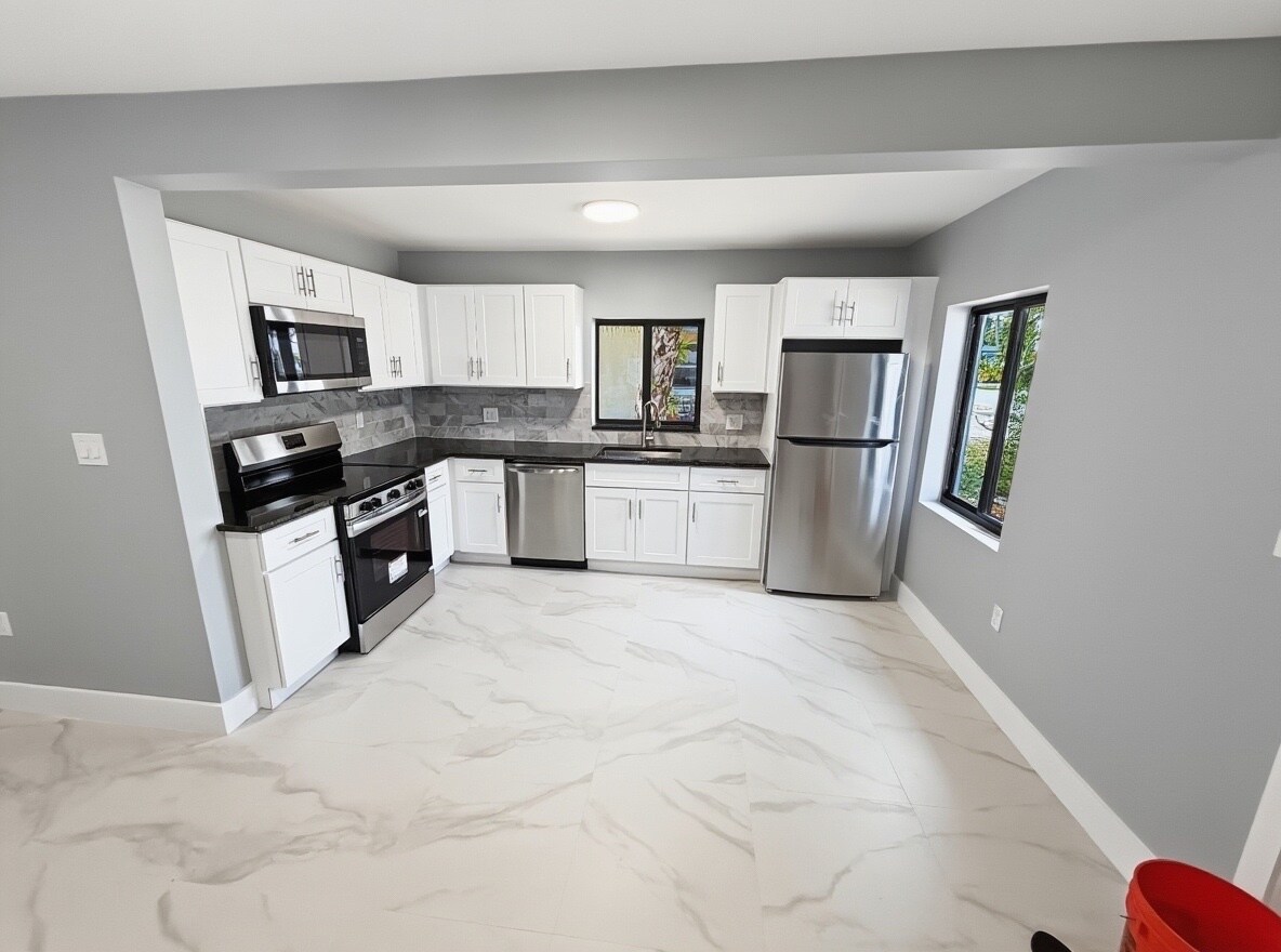 Building Photo - 1456 NE 24th Ct