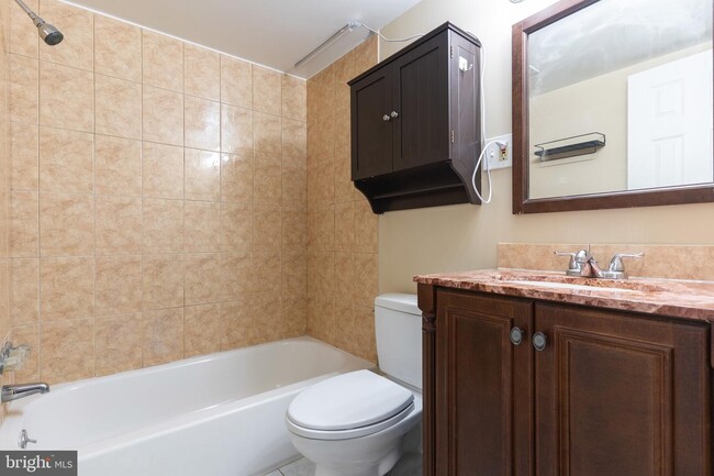 Building Photo - 4381 Americana Dr