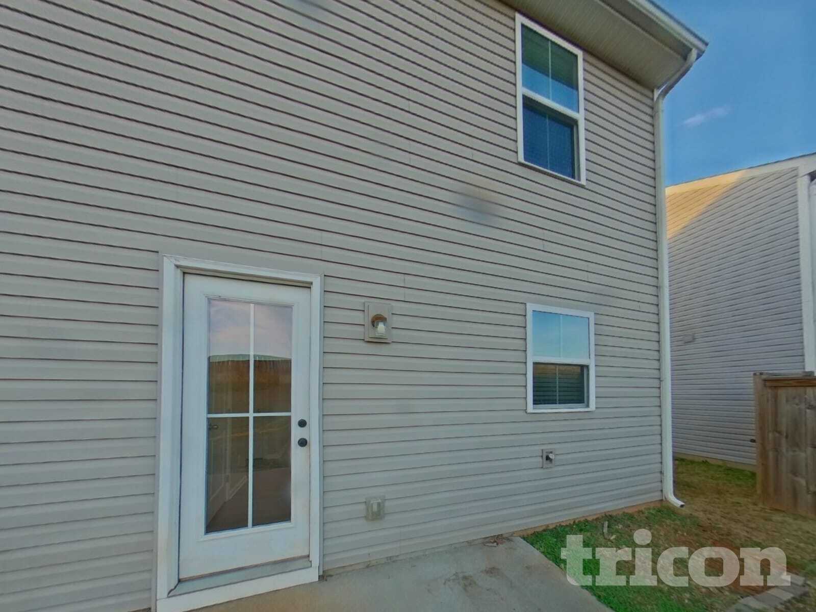 Building Photo - 467 Hobson Wy