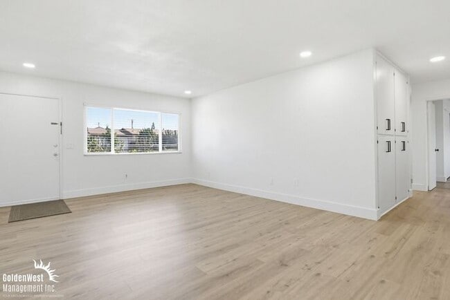 Building Photo - Beautifully Remodeled 3Bdm 2Ba Home in Prime Imperial Beach Location!