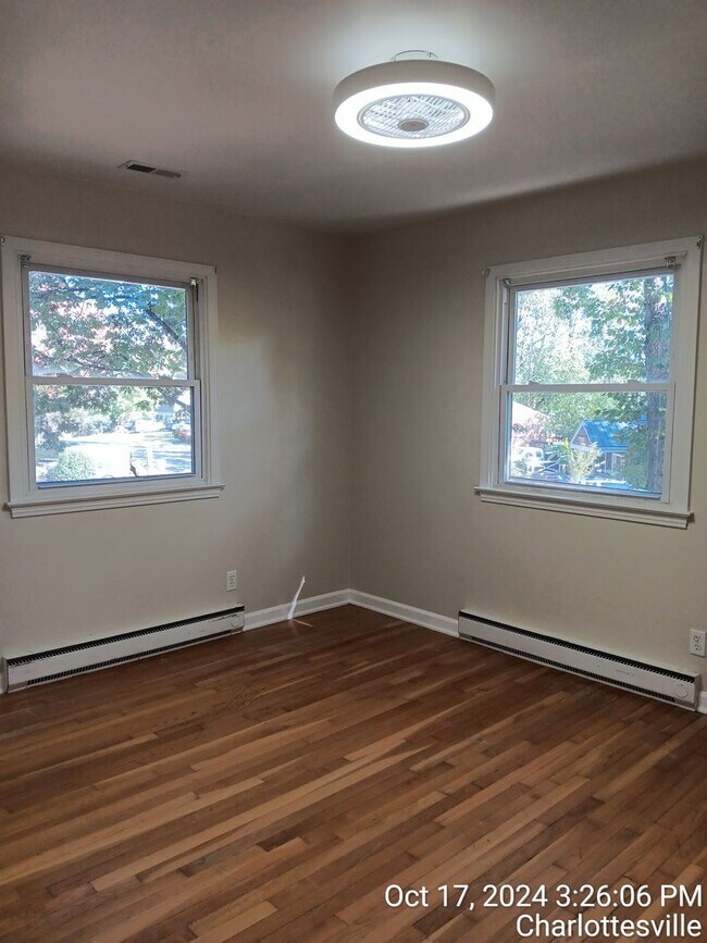 Building Photo - Spacious 5-Bedroom 2 Bath  Home in Historic Downtown Charlottesville