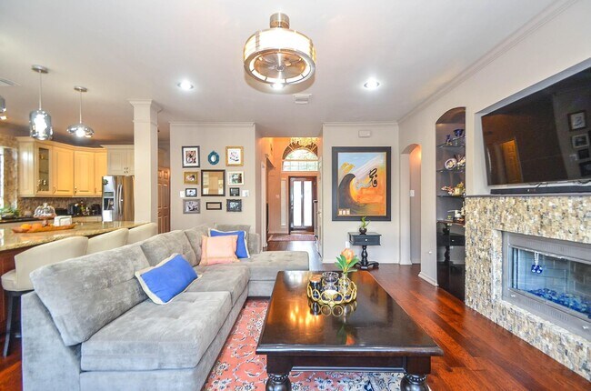 Building Photo - 12306 S Shadow Cove Dr