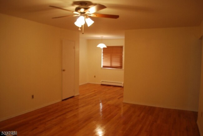 Building Photo - 180 Littleton Rd