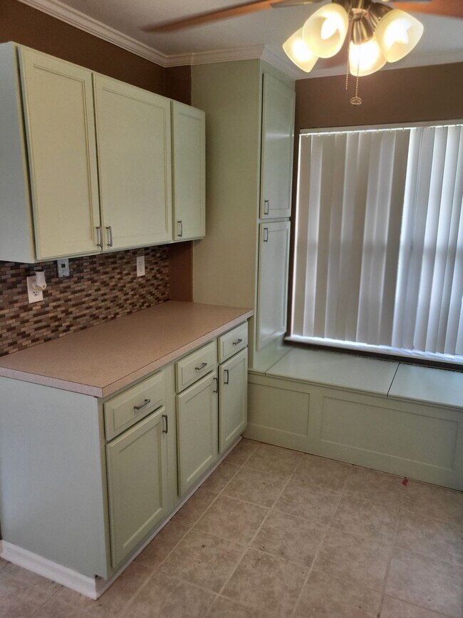 Building Photo - THALIA WAYSIDE TOWNHOMES