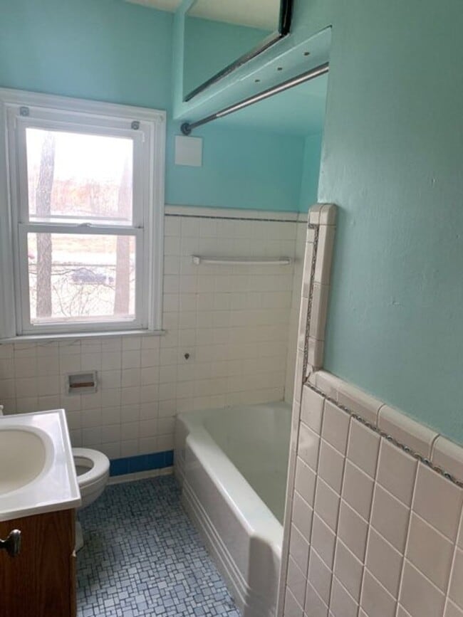 Building Photo - 1bd/1ba Condo near UofM and Dinkytown w/ 1...