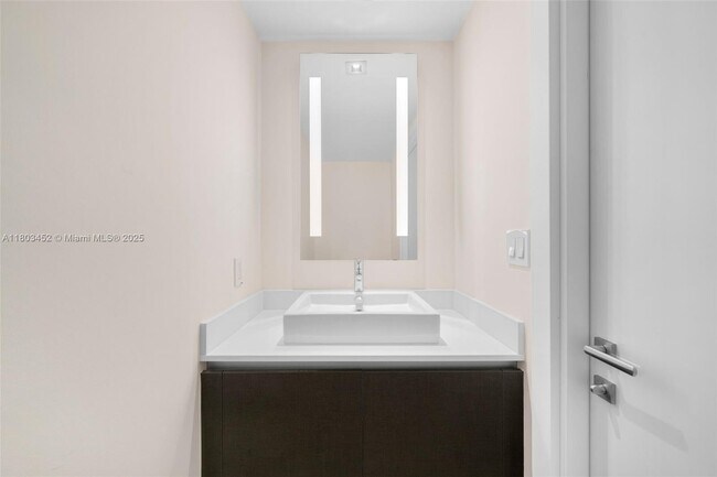Building Photo - 1451 Brickell Ave
