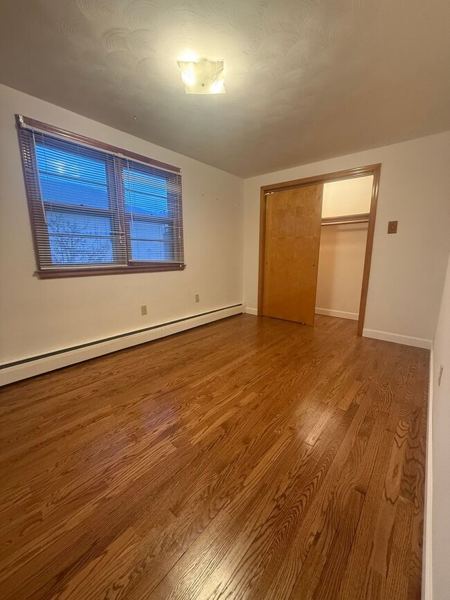 Building Photo - 250 Oakland Ave