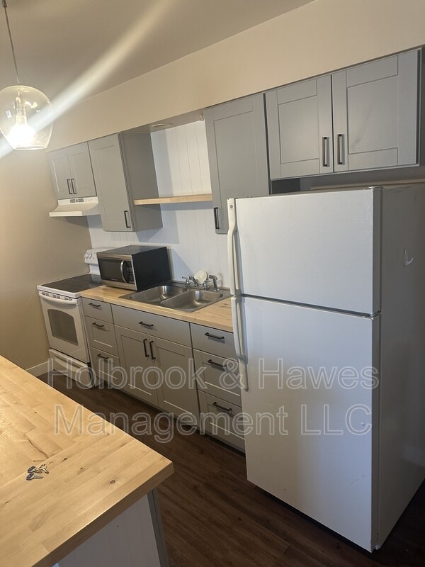 Building Photo - 540 Irish Dr