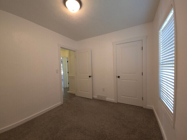 Building Photo - Old house charm with modern upgrades