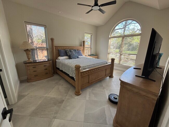 Building Photo - 119 April Waters Dr W