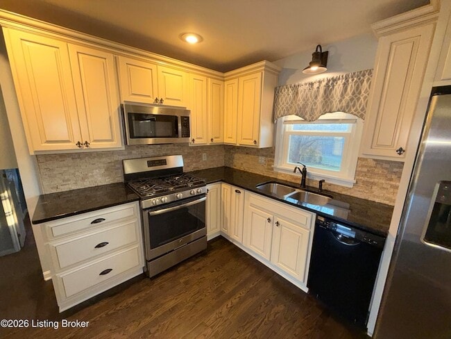 Building Photo - 600 Willow Brook Rd