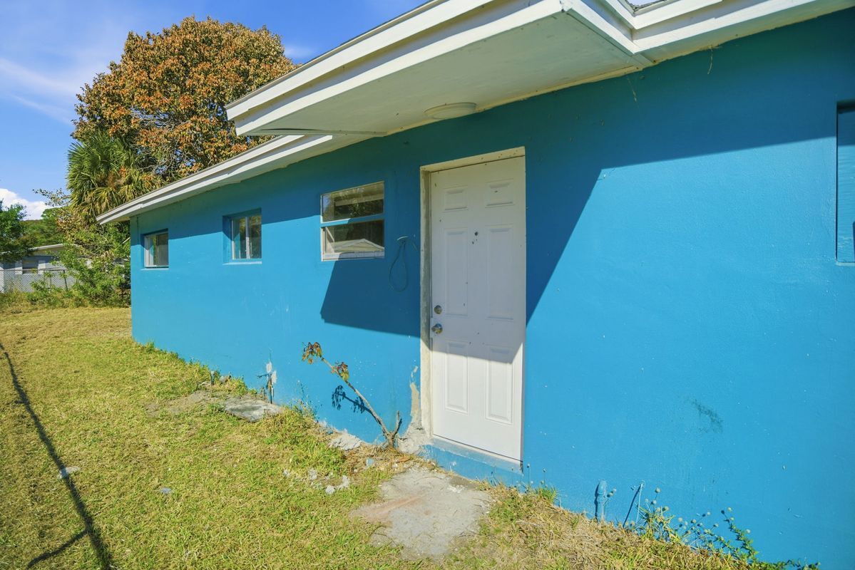 Building Photo - 907 N 20th St